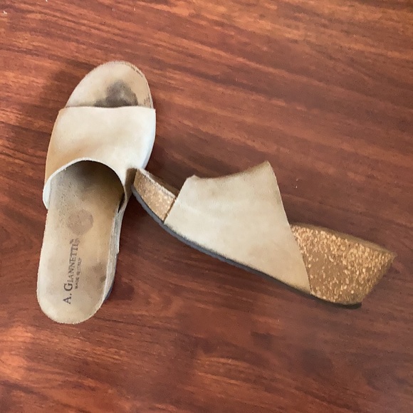 A. Giannetti Tan Suede Platform Sandals size 9 - Picture 9 of 9